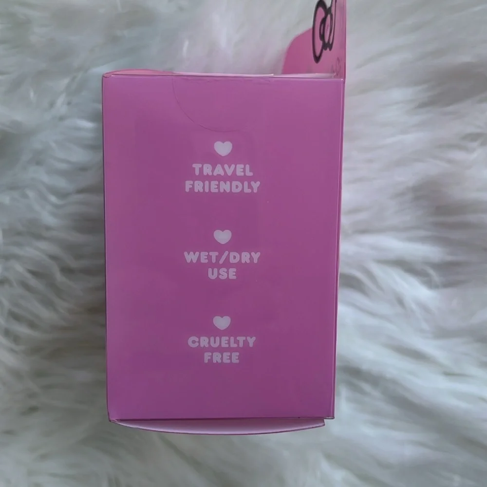 🆕 Hello Kitty Pink Silicone Case and Blending Sponge Set